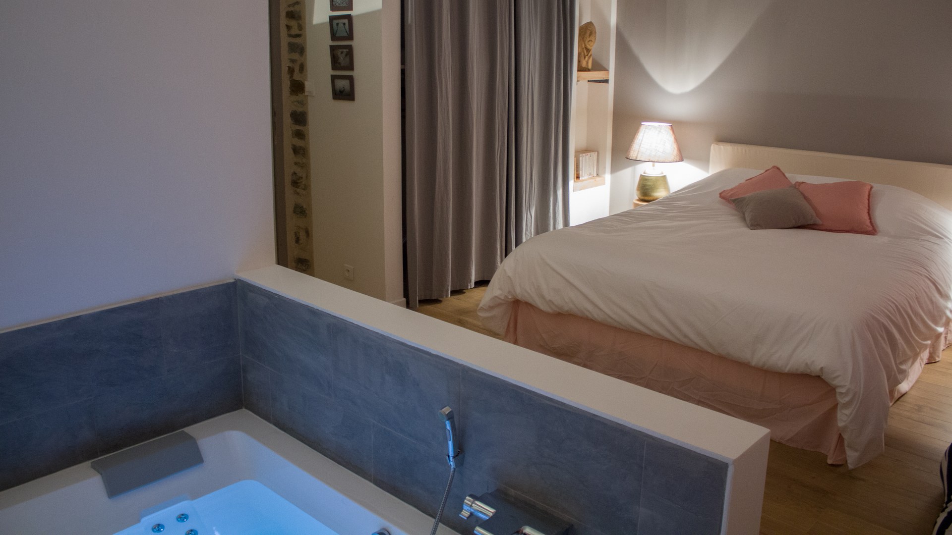 Gite avec jacuzzi dans la chambre